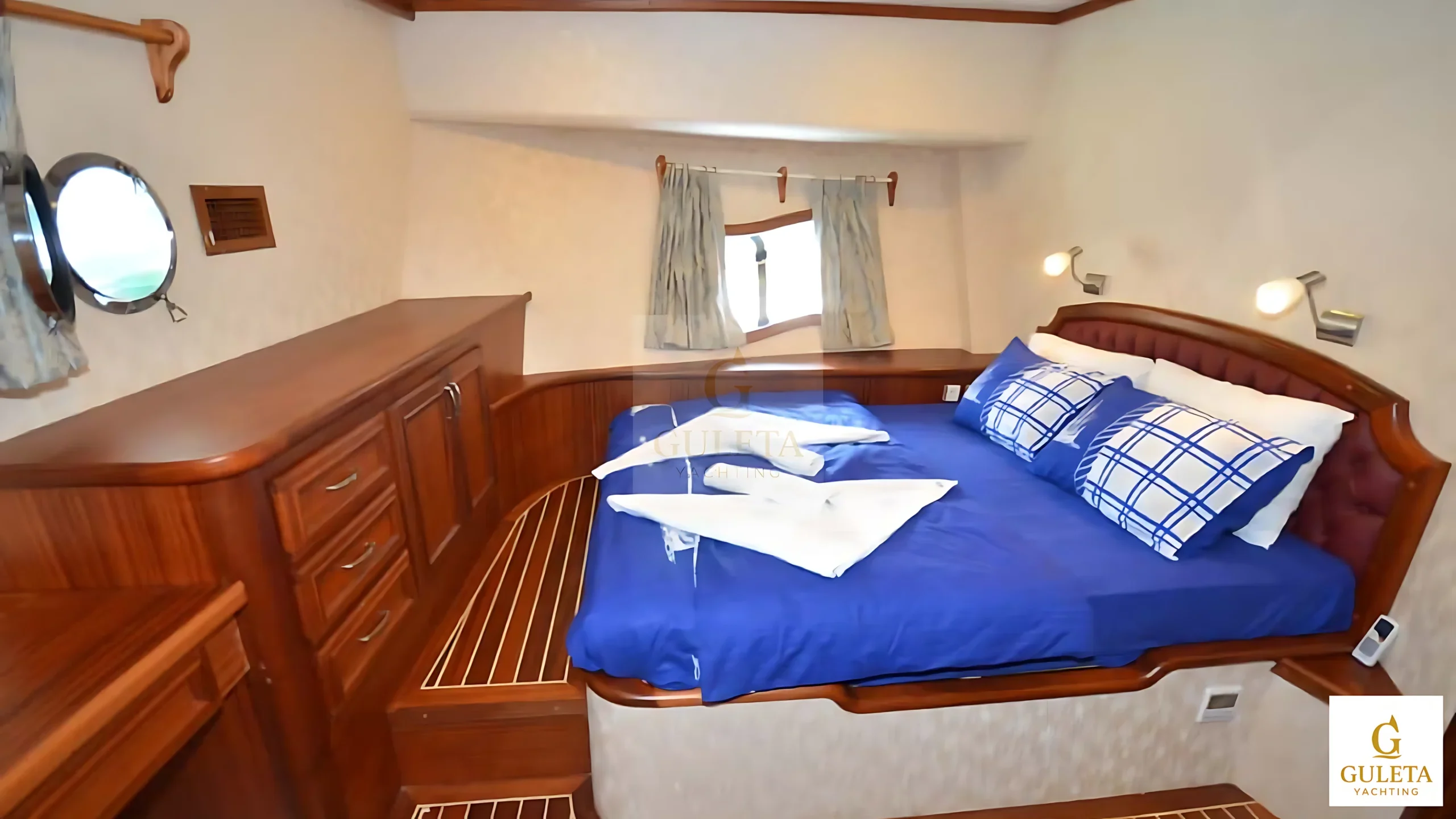Side view of an additional cabin on the C.Taner II Gulet.