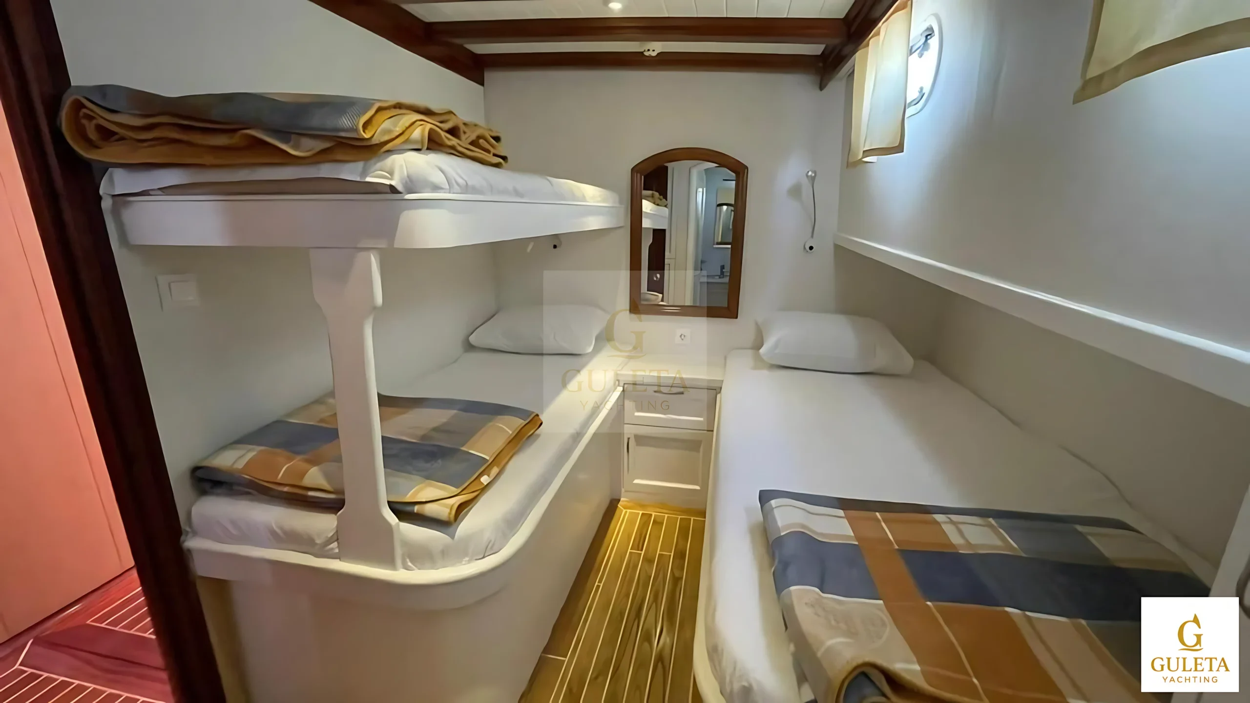 Twin cabin of Pam Due Gulet with comfortable bedding