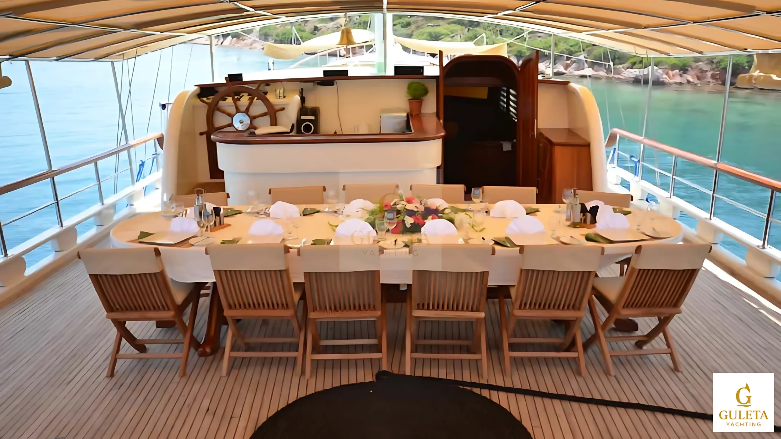 Alternate angle of the alfresco dining area on the C.Taner II Gulet.